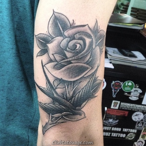 30 Idées Black Rose Tattoo