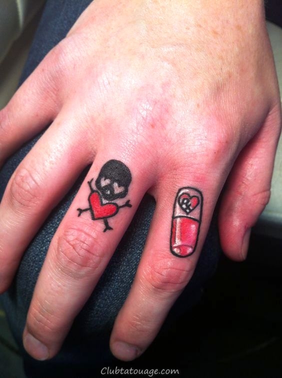 25 idées de petits tatouages ​​sur le doigt