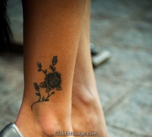 Petite fleur Idées de tatouage