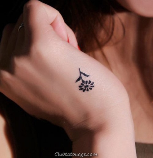 Petite fleur Idées de tatouage