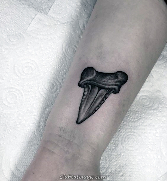 40 Shark Tooth Tatouage Pour hommes - King Of The Waters