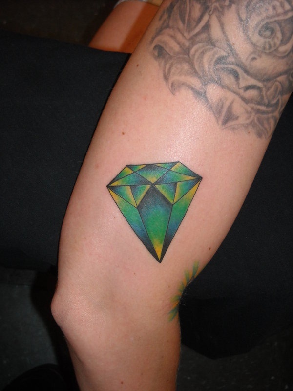 Belles conceptions et significations de tatouage de diamant