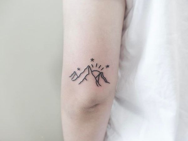 Idée de conception de tatouage de montagne