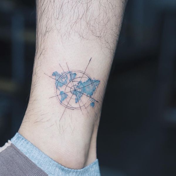 Idées de tatouage de boussole avec significations et coordonnées tatouages