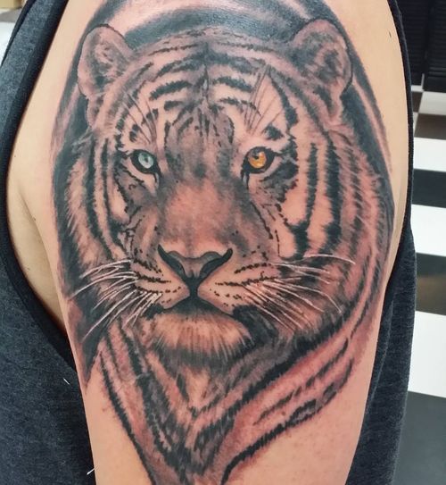 Belles idées de tatouage de tête de tigre