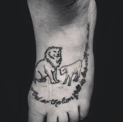 Idées de conception de tatouage de lion et d'agneau