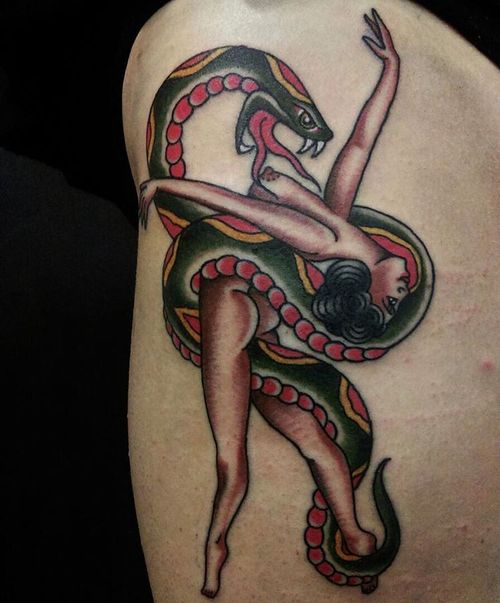 Conceptions traditionnelles de tatouage de serpent