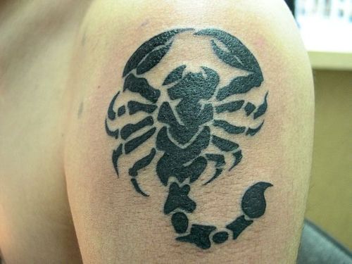 Tatouages ​​tribal scorpion pour hommes et femmes