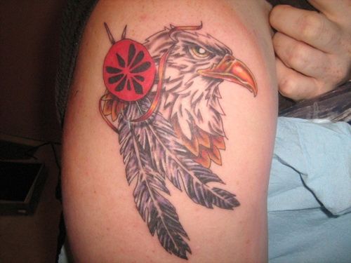 Expressions de tatouage expressif de plume d'aigle
