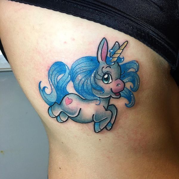 38 conceptions de tatouage licorne