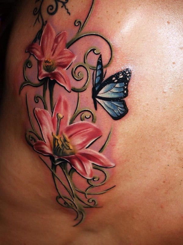 50 tatouages ​​de papillons avec des fleurs pour les femmes