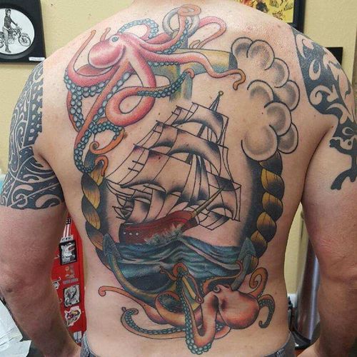 Tatouages ​​Octopus et bateau et significations Kraken