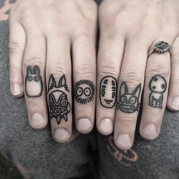 Les tatouages ​​de doigt fabuleux qui sont incroyablement populaires