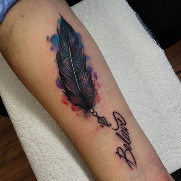 Meilleur 125 magnifiques tatouages ​​de plumes à choisir
