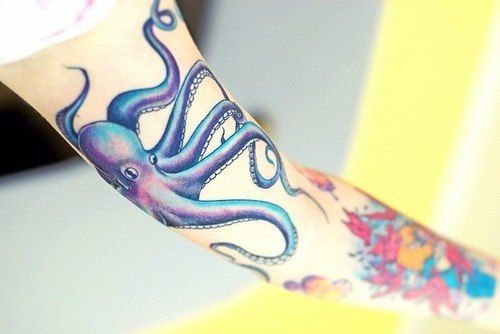 Tatouages ​​à manches bras de poulpe