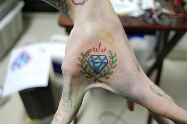 Belles conceptions et significations de tatouage de diamant