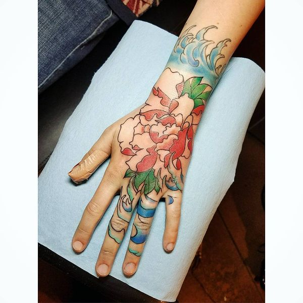 Plus de 60 idées brillantes de tatouages ​​de doigt avec des significations