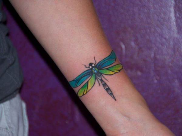 Meilleur Collection ultime de tatouages ​​de libellules [155 Conceptions]