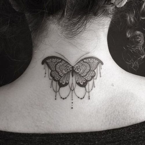 Tatouages ​​étonnants de papillons tribaux