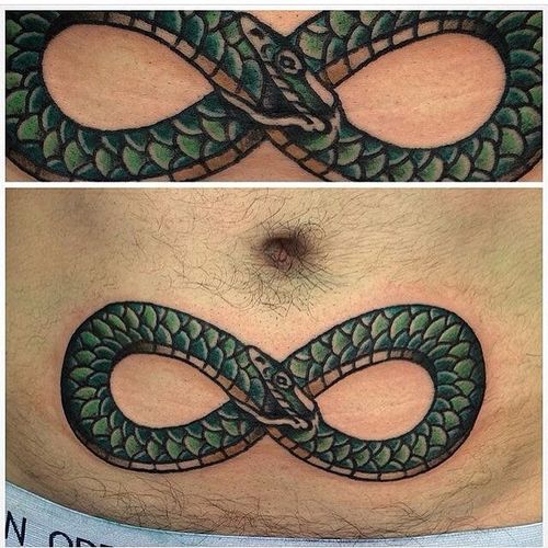 Conceptions traditionnelles de tatouage de serpent