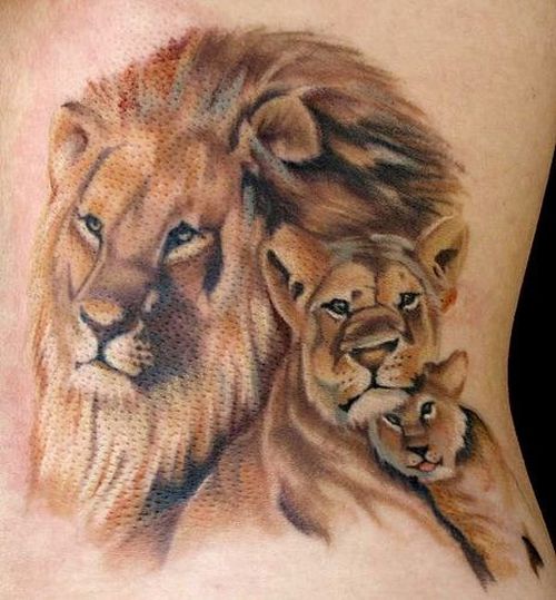 30 meilleures conceptions et significations du tatouage de lion et de chiot avec des images