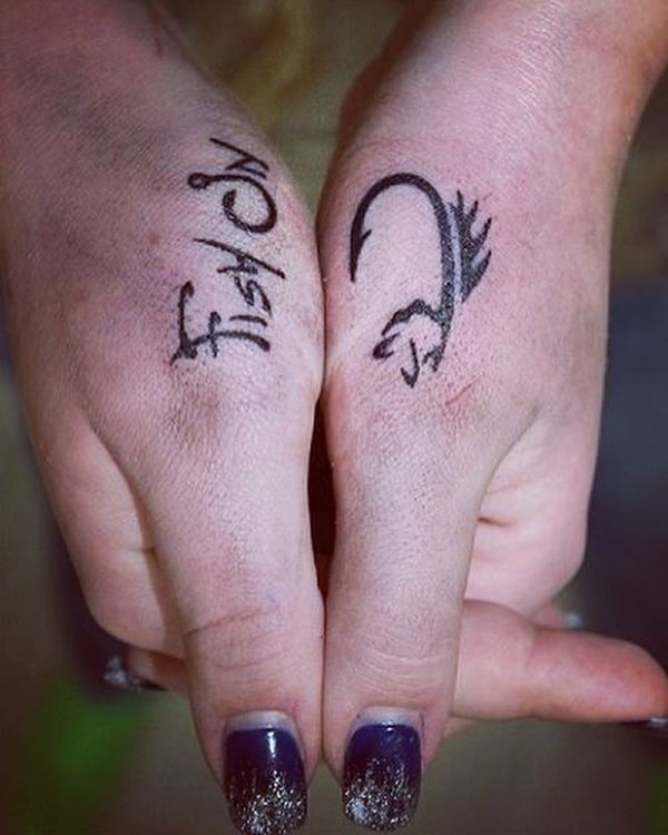 Des tatouages ​​de hameçon fascinants avec des significations