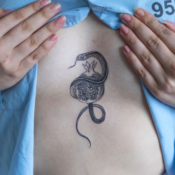Meilleur tatouage Sternum pour les femmes 2018