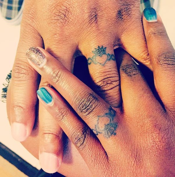 Tatouage anneau de mariage - Les conceptions les plus romantiques et les plus doux
