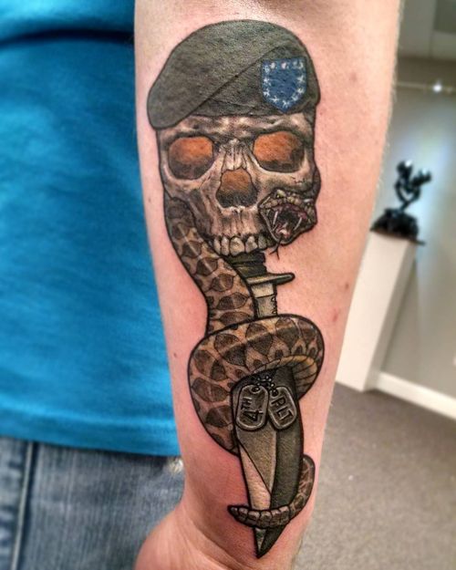 35 idées étonnantes de tatouage de serpent à sonnettes