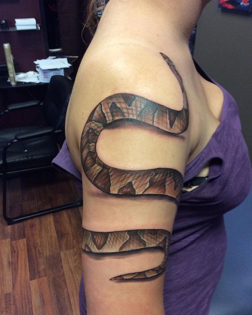 35 idées étonnantes de tatouage de serpent à sonnettes