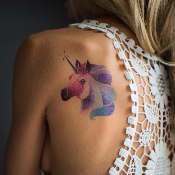 55 photos de l'oeuvre de tatouage licorne enchanteur