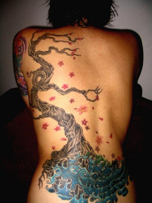 Le meilleur 50 conceptions attrayantes de tatouage d'arbre