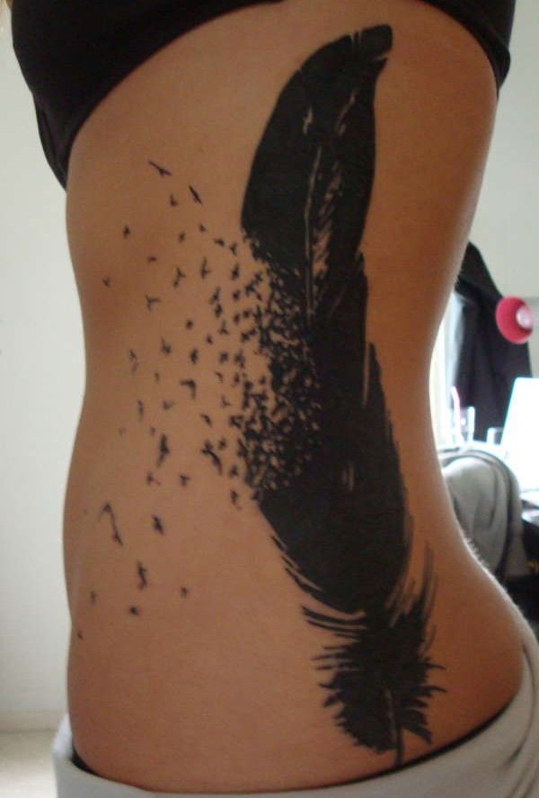 35 belles conceptions et significations de tatouage de plume