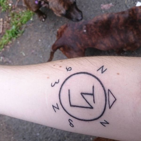 Idées de tatouage surnaturel: symboles et significations