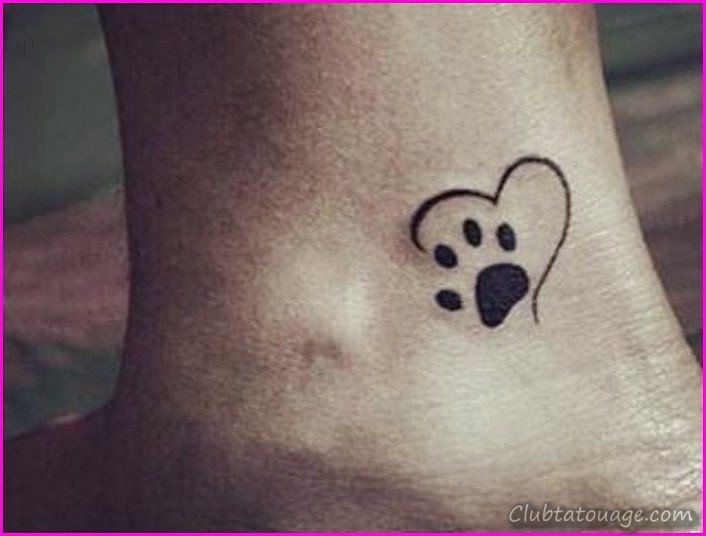Petits tatouages de chiens