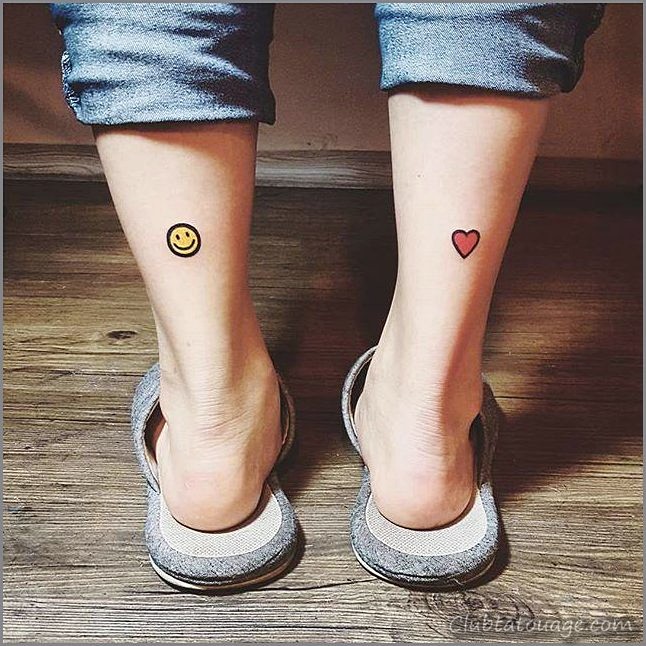 Comment les modèles montrent de très petits tatouages