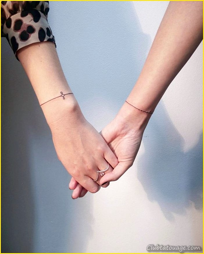 Bracelet femme tatouages bras