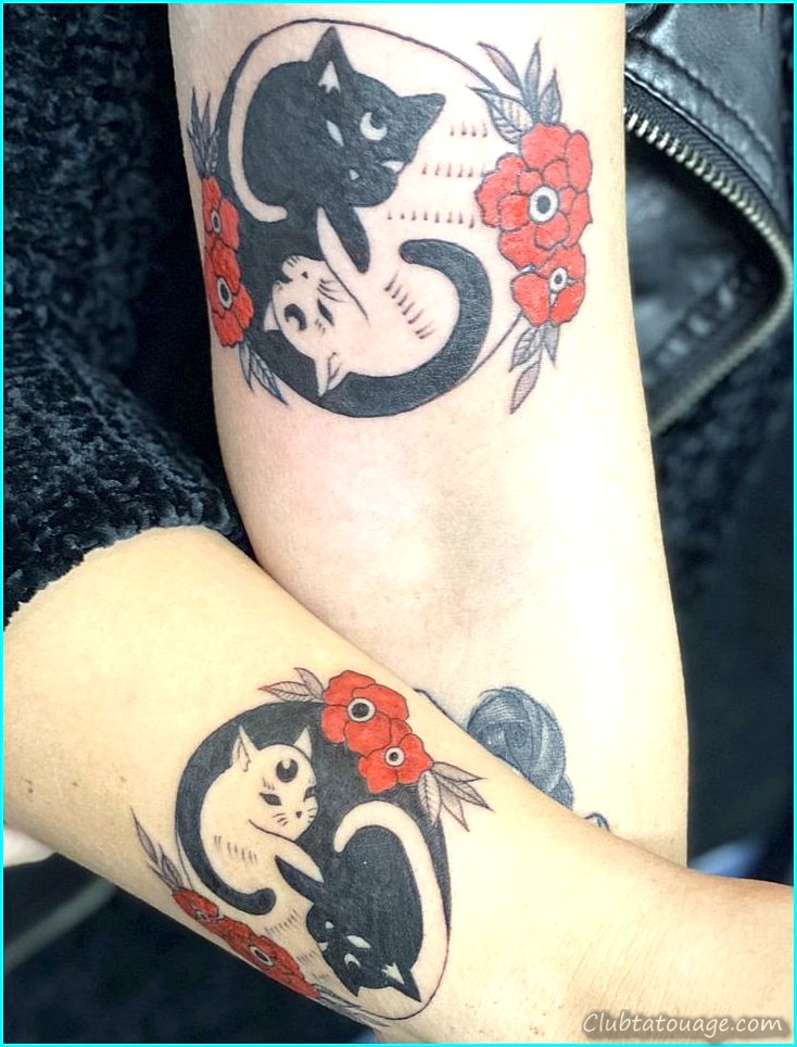 Guy Manga populaire avec des tatouages d'animaux